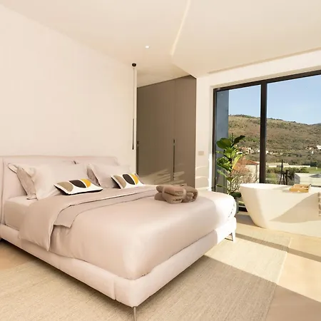 Design Diagonal - Tranquil Sea View Escape