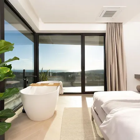 Design Diagonal - Tranquil Sea View Escape * Diminici