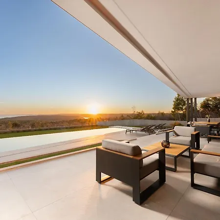 Design Diagonal - Tranquil Sea View Escape Holiday home