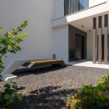 Design Diagonal - Tranquil Sea View Escape Ferienhaus Diminići