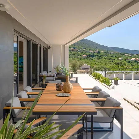 Design Diagonal - Tranquil Sea View Escape Ferienhaus Diminići