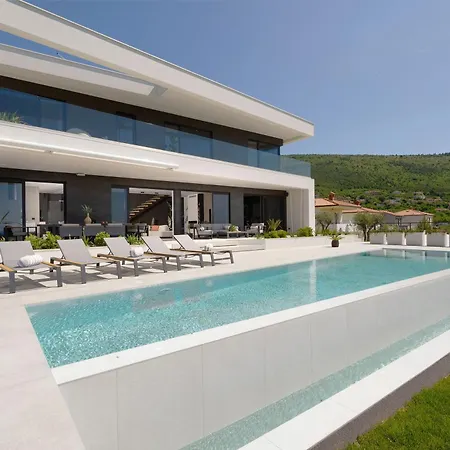 Dom wakacyjny Design Diagonal - Tranquil Sea View Escape *