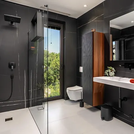 Design Diagonal - Tranquil Sea View Escape Ferienhaus