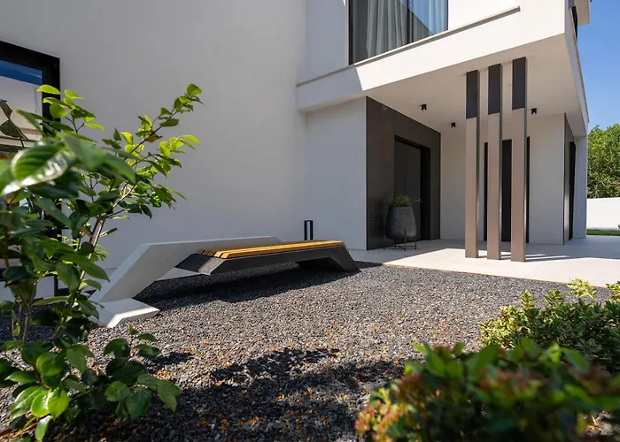 Design Diagonal - Tranquil Sea View Escape 펜션 Diminići