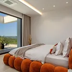 Semesterbostad Design Diagonal - Tranquil Sea View Escape *
